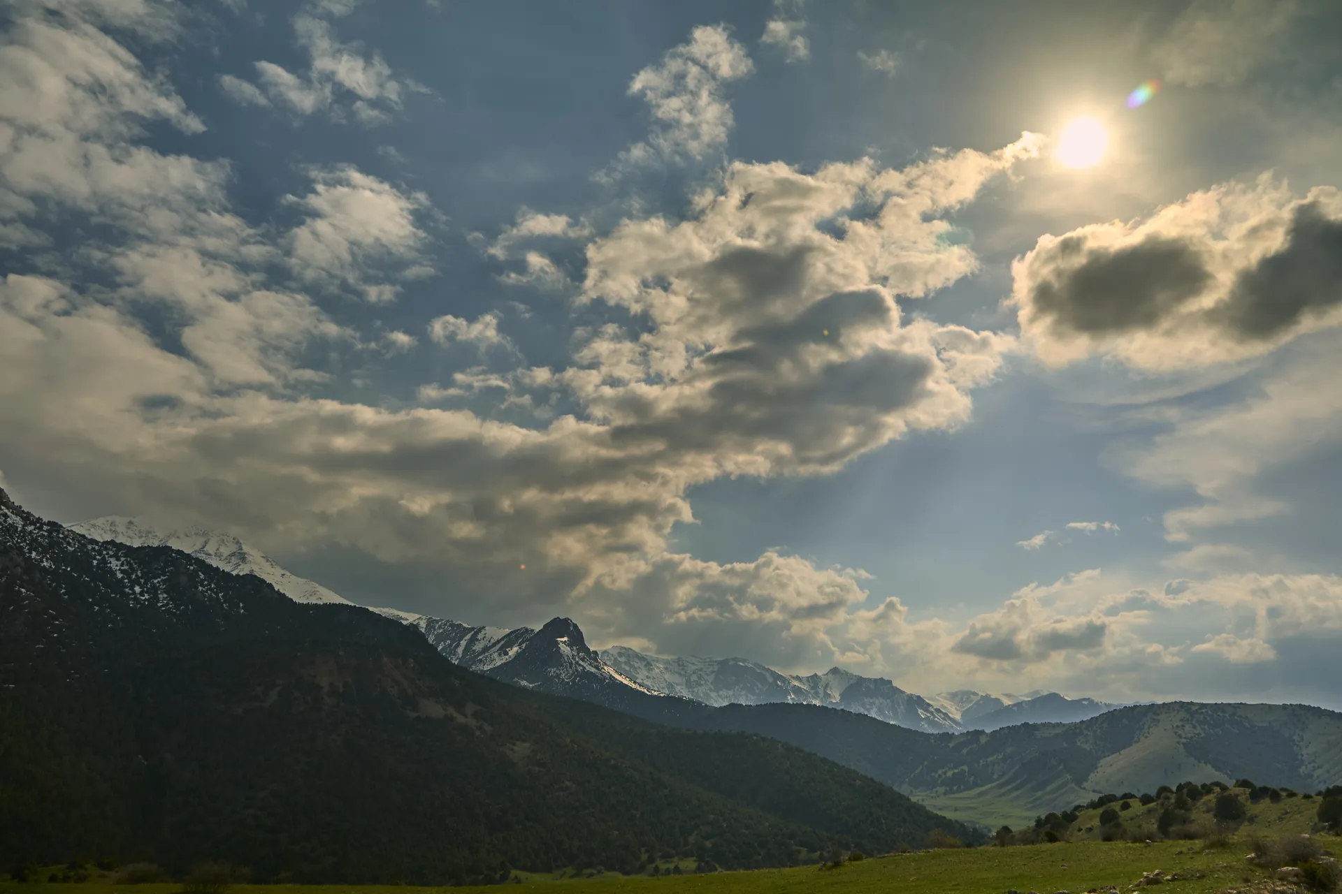 Zomin milliy tabiat bog‘i manzarasi